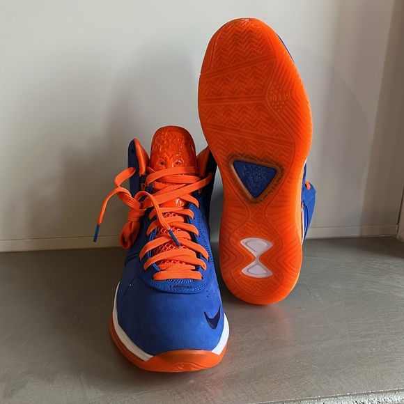 Nike Lebron VIII Hardwood Classic High Top Sneakers - Picture 5 of 11